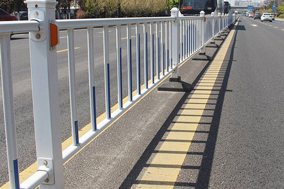 鄭州-道路交通護(hù)欄管